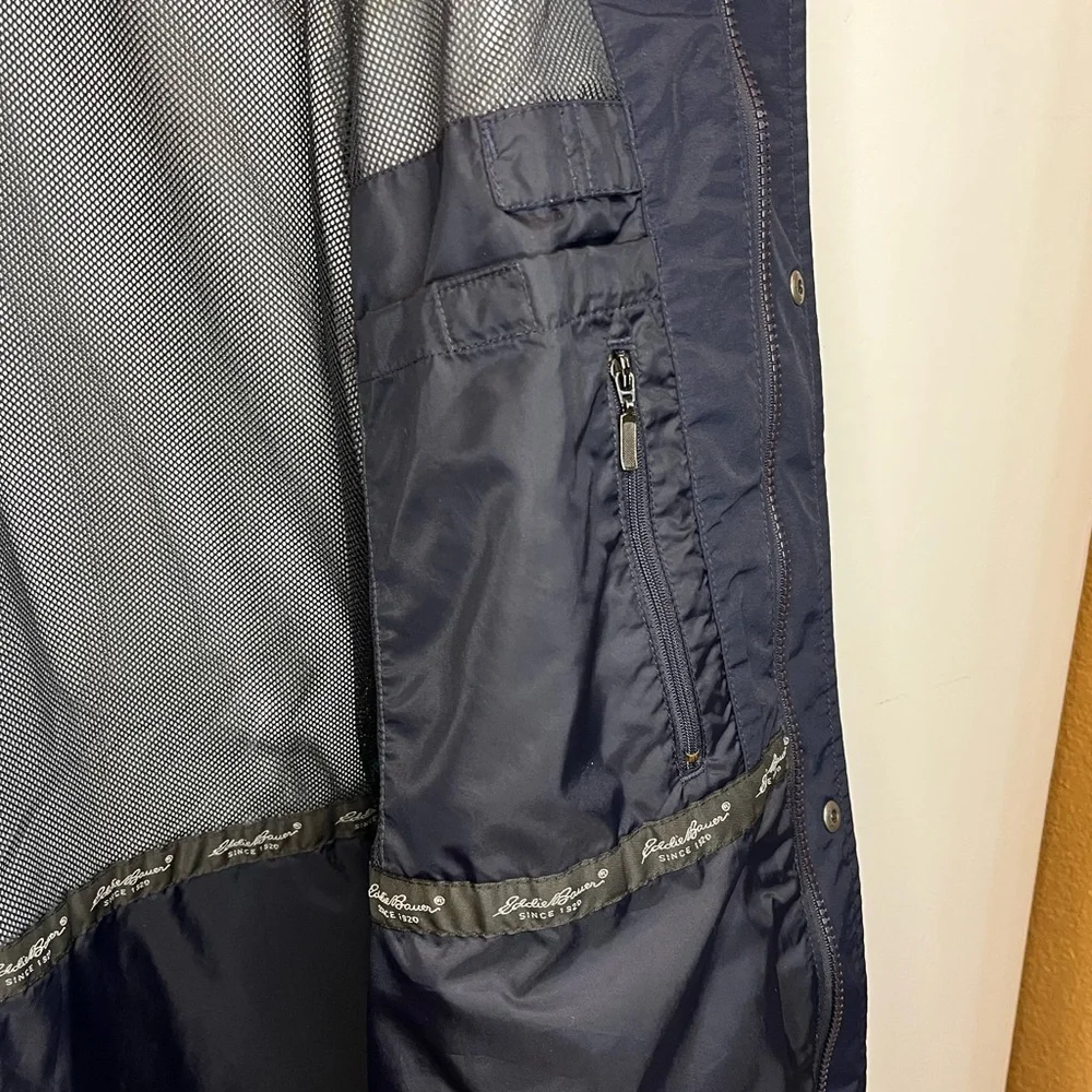 Eddie Bauer lightweight jacket - Picture 3 of 6